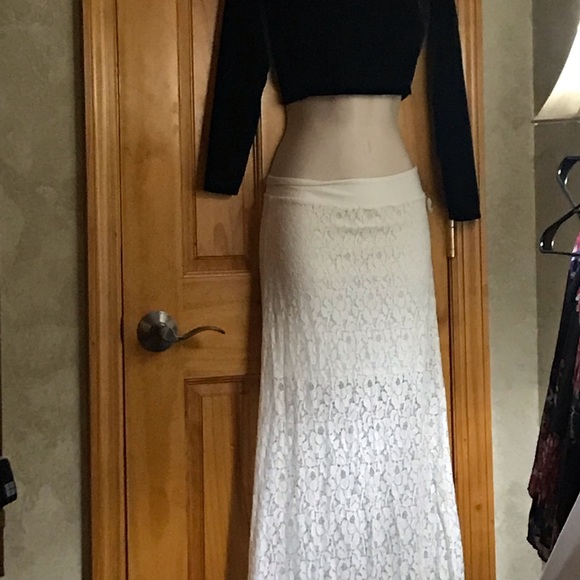 White, Tea and 🌹, Floral lace Pencil Skirt ❤️ - Picture 4 of 8